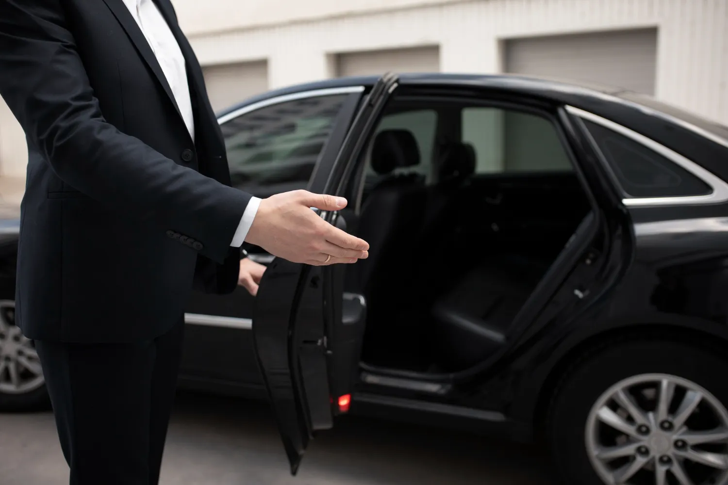 Best Limo Rental In Vancouver For Airport Transportation